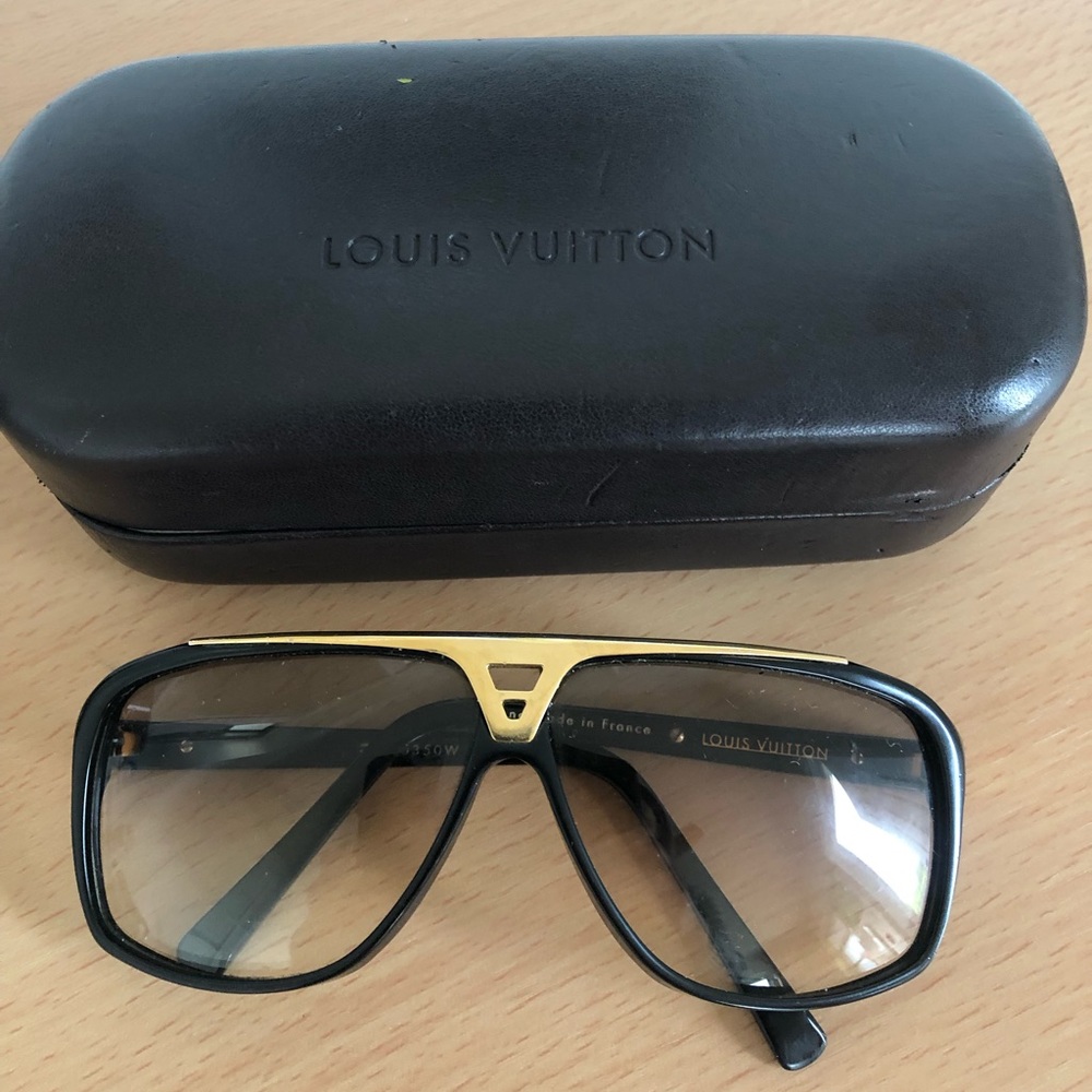 COPY - Authentic Louis Vuitton Black Evidence Sunglasses